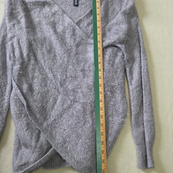 Design Lab Lord & Taylor Woman's Grey Mo Hair Wrap Sweater size XS - Picture 4 of 8